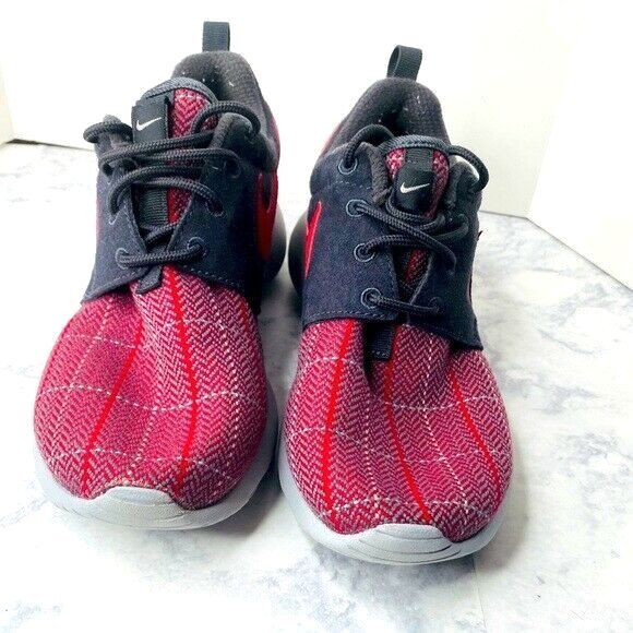 Nike Shoes - Nike Roshe One Special Edition Red Plaid Sneakers 5Y Black Casual Running